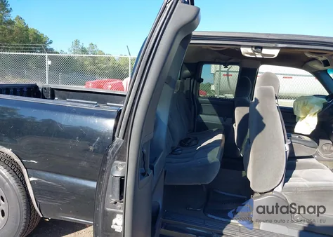 2005 Chevrolet Silverado 1500 Ls z USA, uszkodzony, nr VIN 2GCEC19V651204976